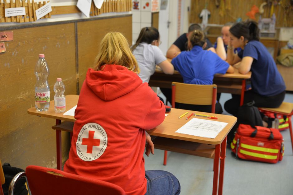 Participants in a first aid training in Vásárosnamény, Hungary, organized by the Hungarian Red Cross.